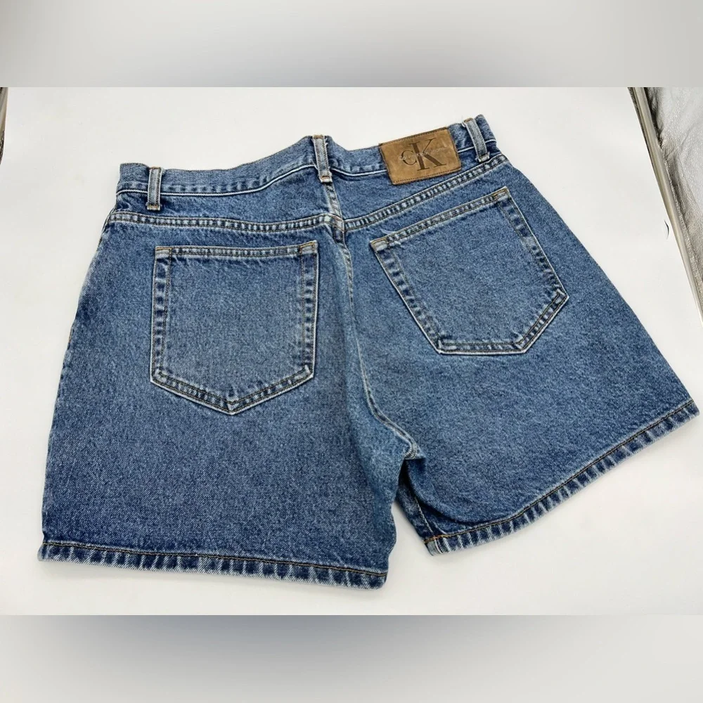 VTG 90’s Calvin Klein High Waisted Stonewashed Blue Jeans Shorts Size 15 - Picture 6 of 6